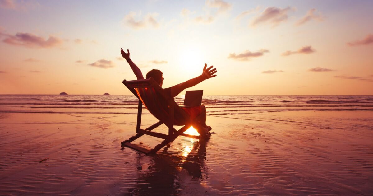 Happy,Freelancer,With,Laptop,Computer,Working,On,The,Beach,,Freelance Happy,Freelancer,With,Laptop,Computer,Working,On,The,Beach,,Freelance